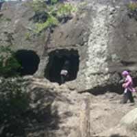 Goa Selomangleng Penguji Kelanggengan Hubungan Asmara 