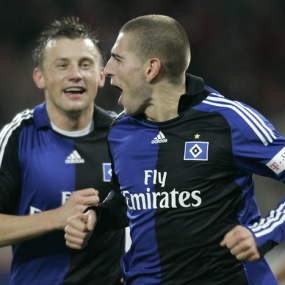 Dua Gol Petric Atasi Cologne