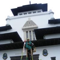 Manusia Egrang Akan Temui Menpora dan Mendiknas