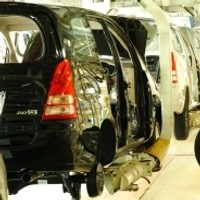 Penjualan Mobil 2009 Anjlok 40%