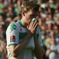 Mertesacker Ingin Titik Balik