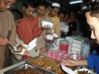 Pelajar Asing di UKM Nikmati Bersama Daging Kurban PPI