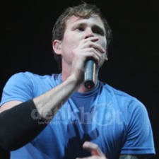 Angels & Airwaves Konser Sederhana di Jakarta