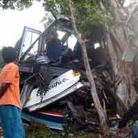 Sebelum Tabrak Pohon, Sopir Bus Ngaku Ngantuk
