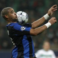 Lupakan Ronaldo, Flamengo Incar Adriano