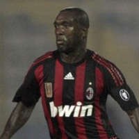 Seedorf: Italia Tidak Rasis, Cuma Bodoh