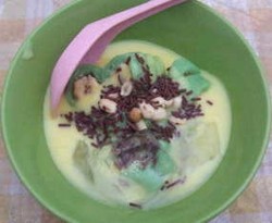 Pisang Ijo Bermandikan Vla