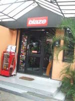 Gandeng Band Indie Produksi Merchandise