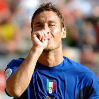 Totti Bersedia Azzurri Lagi