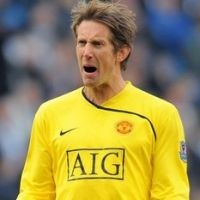 Kontrak Van der Sar Diperpanjang MU 