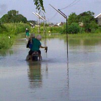 Banjir Setinggi 1 Meter Kepung Perumahan Sememi Benowo