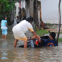 Kali Meluap, Rumah dan Gedung SD Terendam Banjir