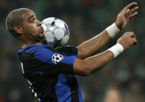 Mourinho Tak Becus Urus Adriano