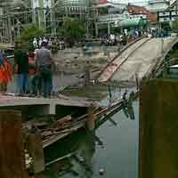 Pencarian 2 Korban Jembatan Ambrol Masuki Hari Keempat