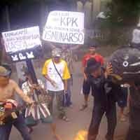 Penahanan Bupati Situbondo oleh KPK Disambut Suka Cita