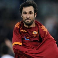 Gol Telat Vucinic Menangkan Roma