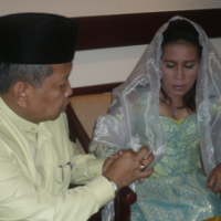 Menjunjung Rasa Malu dan Budaya Mundur