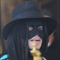 Lagi! Jacko Jalan-jalan Dengan Topeng