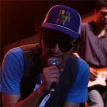 Zeke Khaseli Dibikin Sibuk Proyek Soundtrack