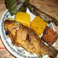 Sambal Rawit Plus Ikan Mas Goreng, Raos Pisan Euy!