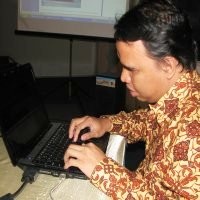 Penyandang Tunanetra Dilatih Komputer Bicara