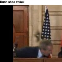 Bush Dilempar Sepatu Ngehits di Internet