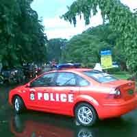 Lalu Lintas di Pusat Kota Surabaya Merayap