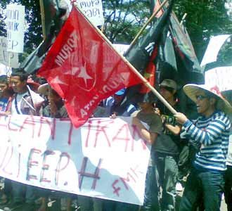 Demo Tolak Pelantikan Bupati Subang