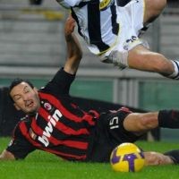 Ancelotti Sesalkan Tekel Bodoh Zambrotta