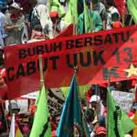Ribuan Buruh Demo Istana Rabu