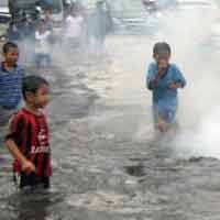 Hujan Kembali Guyur Surabaya, Banjir dan Kemacetan Terjadi