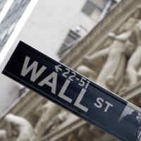 Wall Street Layu Menunggu Bailout Otomotif 