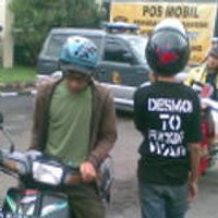 Malaysia Larang Helm Batok