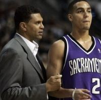 Theus Korban Pemecatan Keenam 