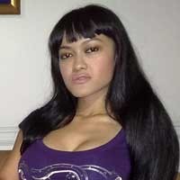 Julia Perez Beradegan Panas, Suami Naik Pitam