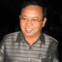 Eks Bupati Bojonegoro Serahkan 4 Sertifikat Rumah ke Kejati