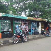 Cihapit, Jadi Pasar Loak Sejak 1945