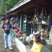 Kena Imbas Krisis Ekonomi, Pedagang Loak Menjerit