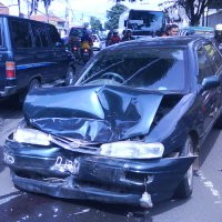 Sephia dan Kijang Adu Bagong, Sopir Dilarikan ke RS    