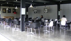 Metamorfosis Kafe Anak Muda Menjadi Resto Keluarga  