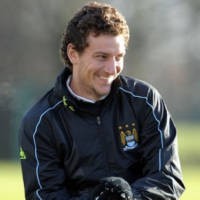 City Tawarkan Elano ke Espanyol  