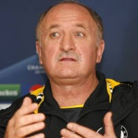 Scolari Minta Tukang Dribel