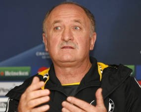 Scolari Minta Tukang Dribel