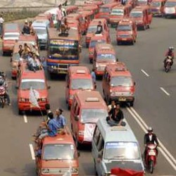 DPRD: Harusnya Tarif Angkutan Umum Turun Lebih Dari Rp 200