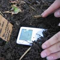 Wasiat Kubur Saya dengan iPod Kian Populer