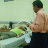 50 Pekerja Pembuat Sepatu dan Sandal Keracunan Nasi Goreng