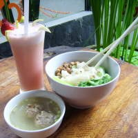 Mie Sumpit Nonstop Capit Pengunjung