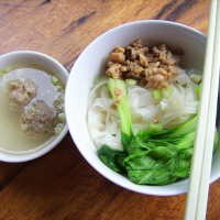 Mie Sumpit, Bukan Sekadar Manjakan Lidah  