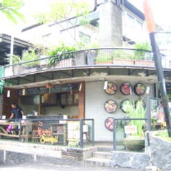 Mie Sumpit, Bukan Sekadar Manjakan Lidah  