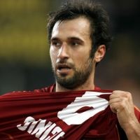 Fiorentina Tumbang, Roma Melenggang 